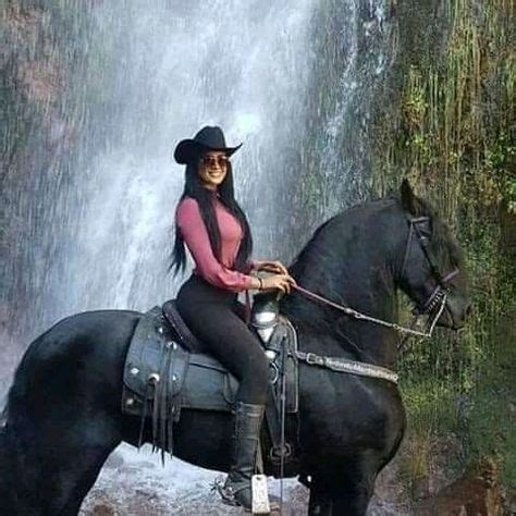 mujeres follando con caballo|Pasion por los Caballos: Mujeres y Caballos en Colombia